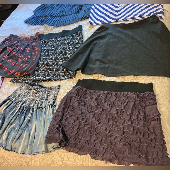 9 mini skirts, bunch lot, teen L, women, large, stretch, Forever 21, Hollister - Picture 2 of 6
